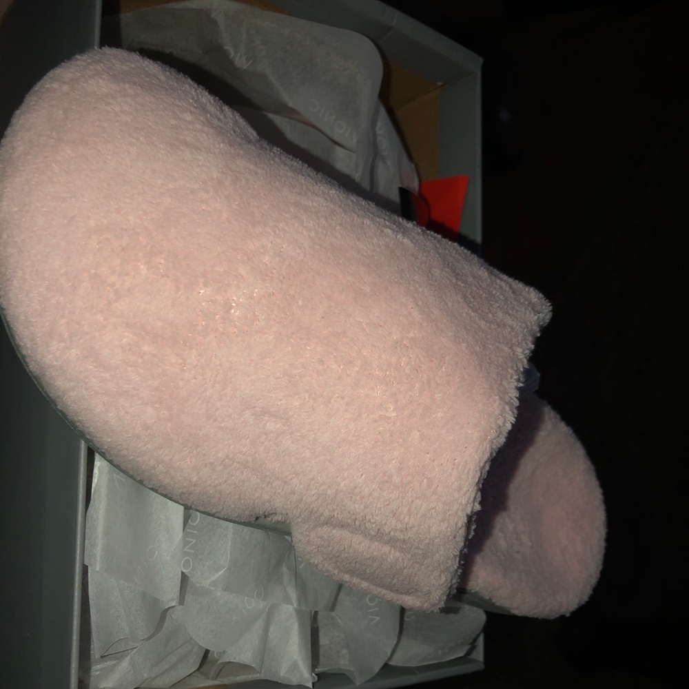 Vionic Size 9 Slippers